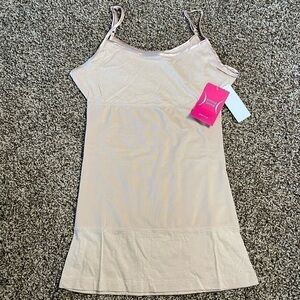 NWT Yummie Tummie by Heather Johnson medium nude 3 panel shaping tank.